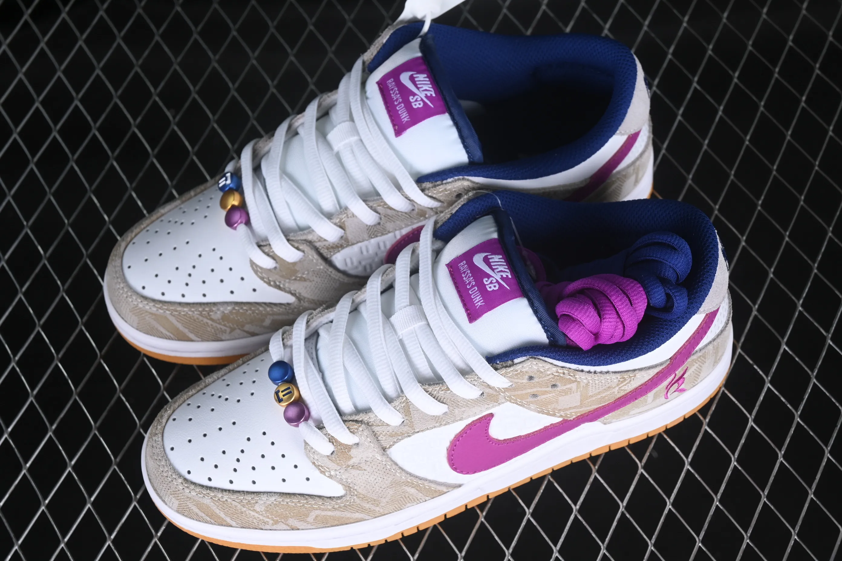 All categories Nk SB Dunk series Nk SB Dunk Low low-top sneakers N version Rayssa Leal x Nk SB Dunk Low Brazilian skateboarding goddess joint model SB low-top casual sneakers FZ5251-001